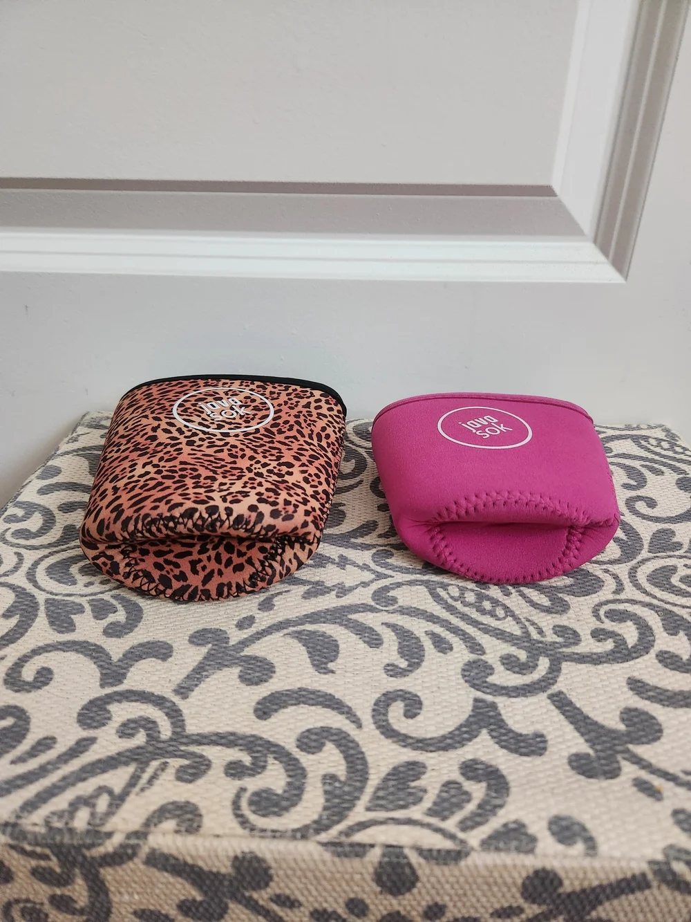 JavaSok Insulating Cup Sleeve Set - Leopard Print and Magenta